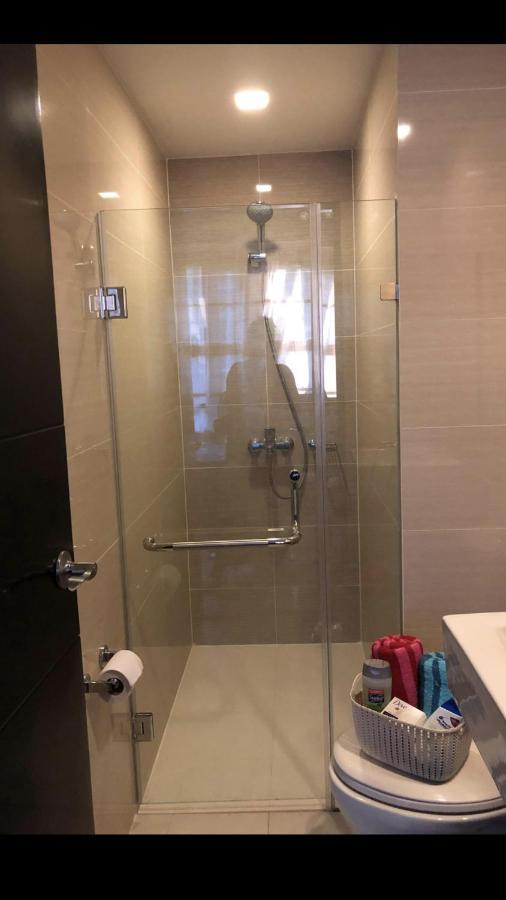 Robles' Unit At 81 Newport Boulevard Manila Exterior photo